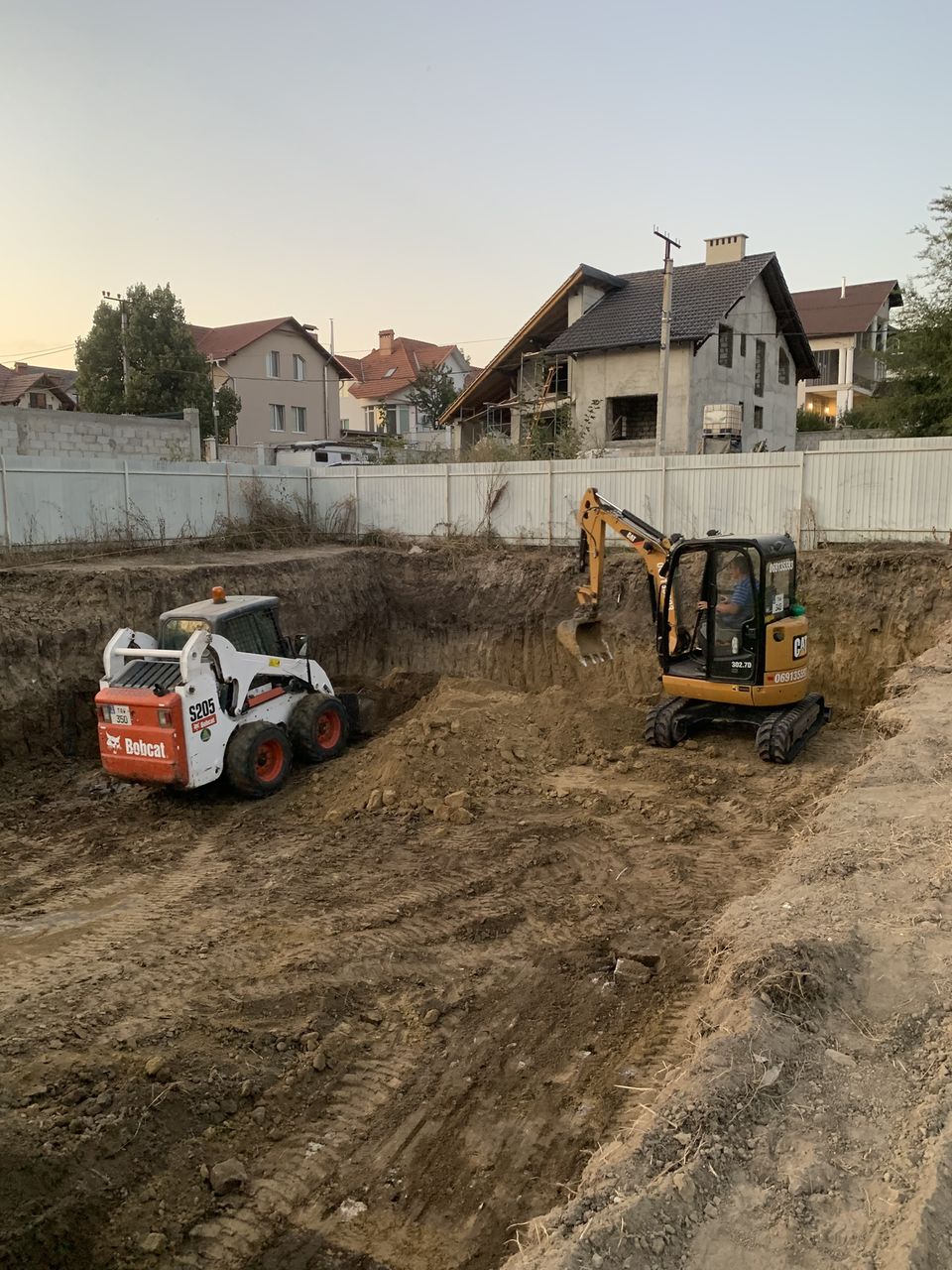 Servicii mini excavator / bobcat kamaz foto 5