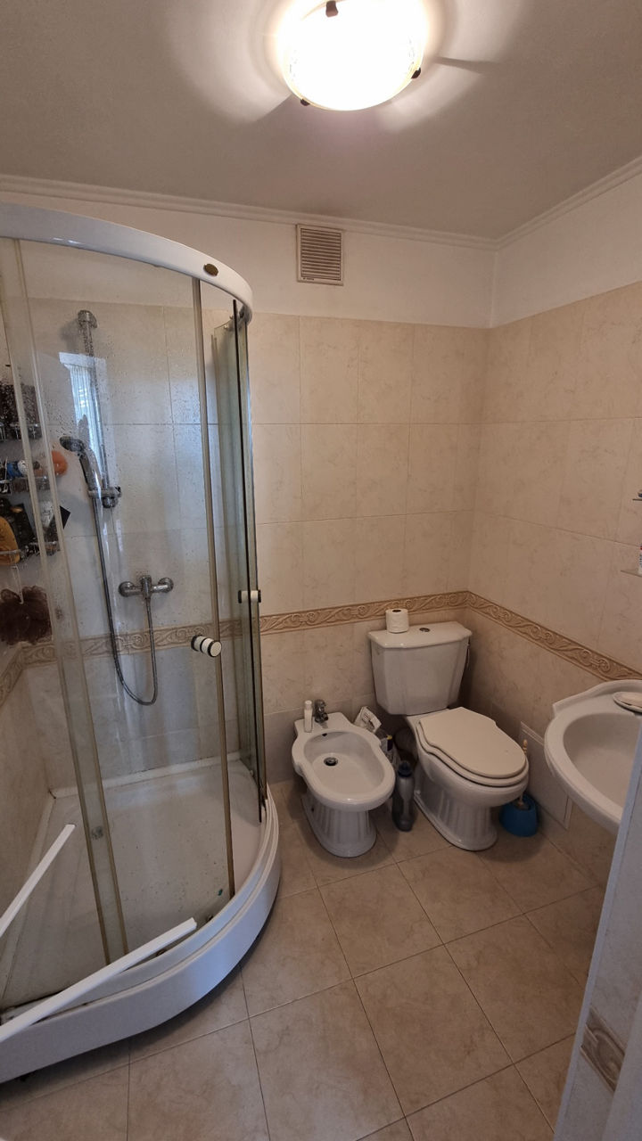 Apartament cu 3 camere, 108 m², Botanica, Chișinău foto 11