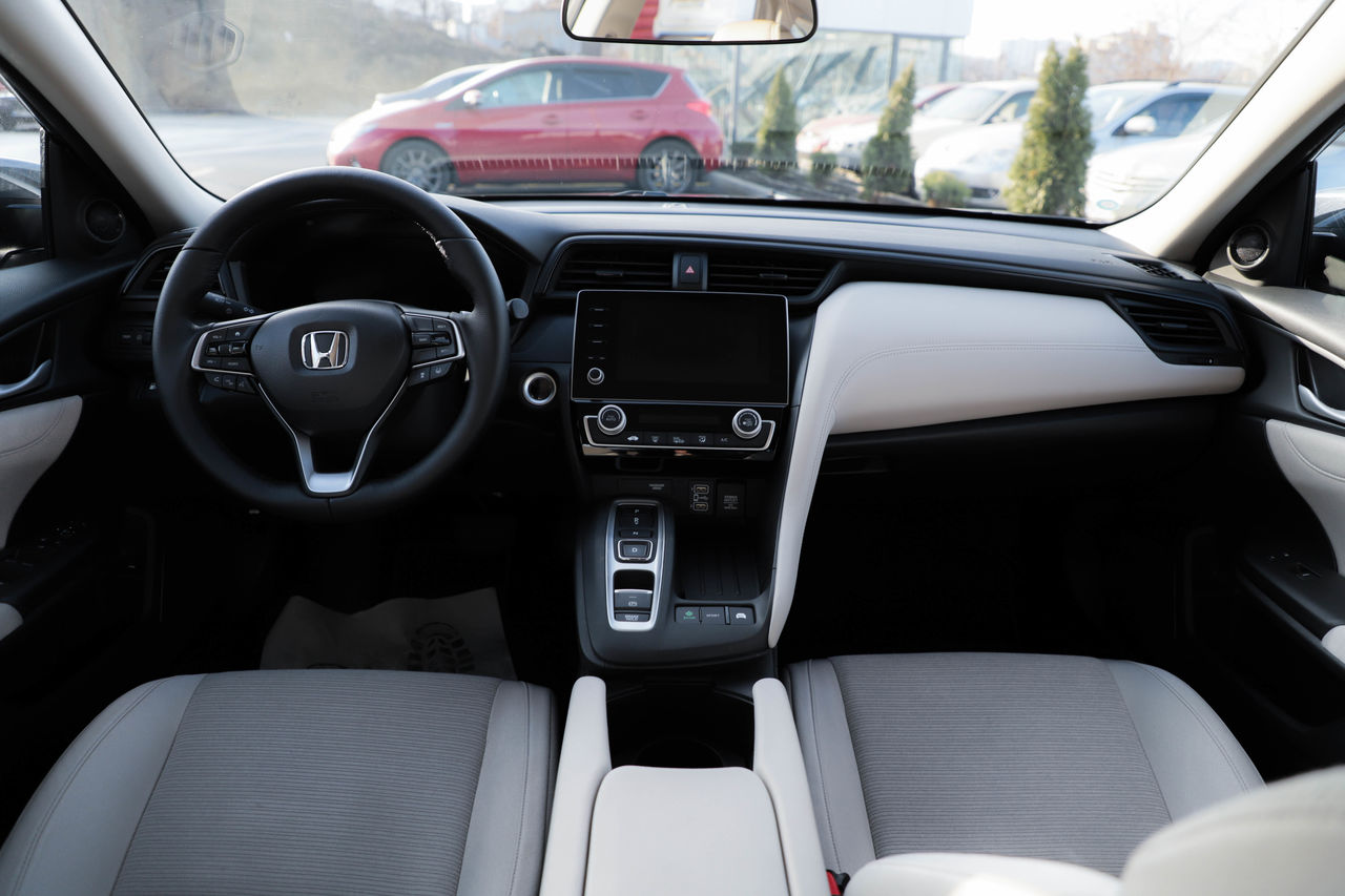 Honda insight салон