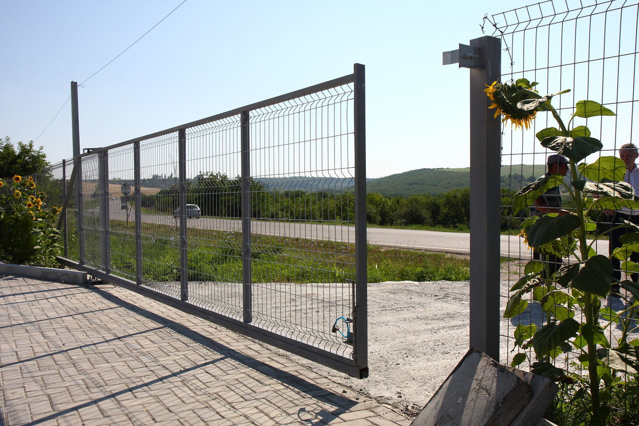 Заборы: gard, porților, porții / изготовление и монтаж заборов, ворот и ...