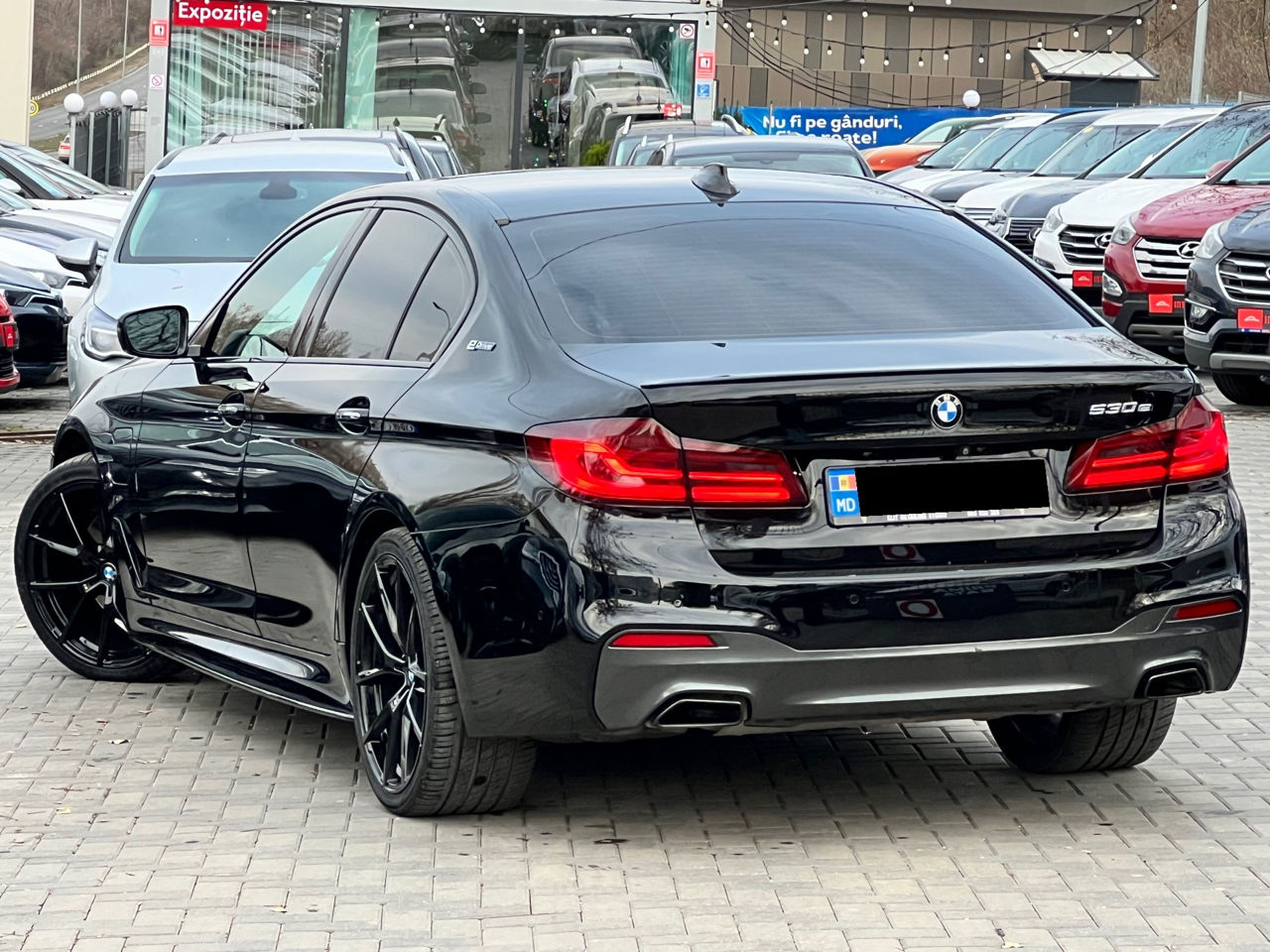 BMW 5 Series foto 4