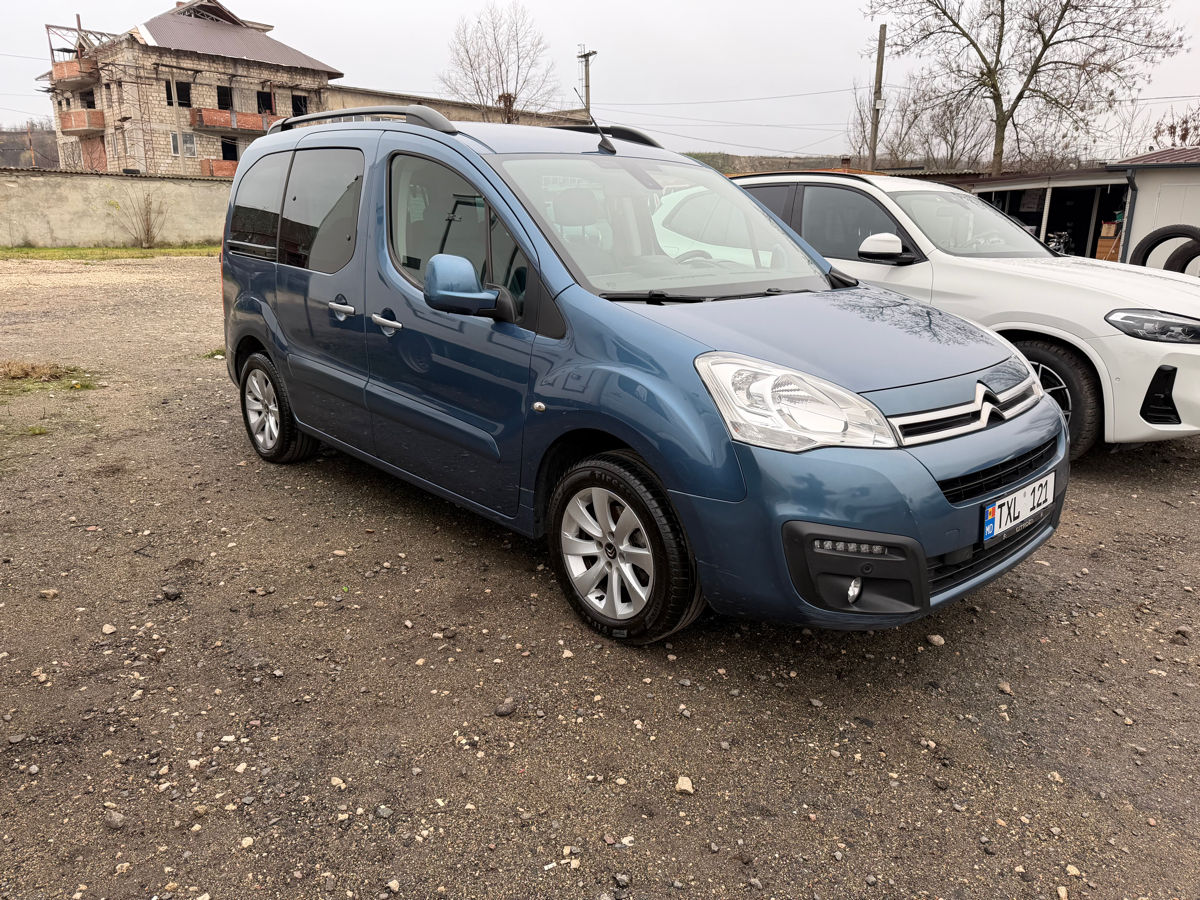 Citroen Berlingo an. 2017 cu rulaj 140000 km, Benzină, 7800 €