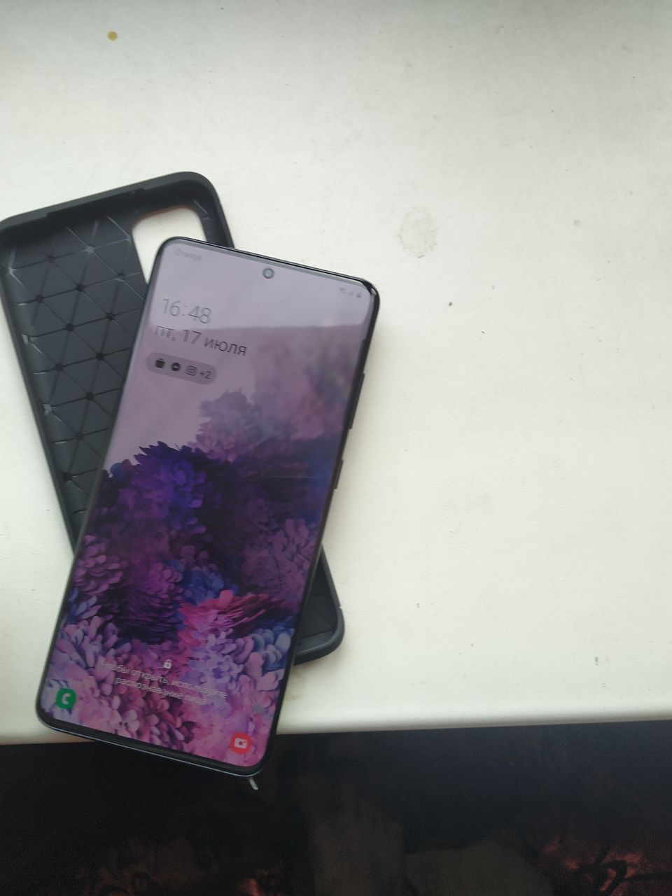 Новый телефон с коробкой и с гарантией. samsung s20+
