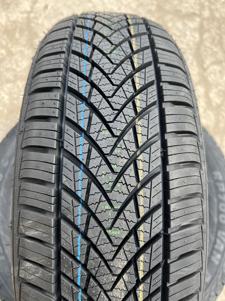 165/60 R14 Tracmax Allseason Trac saver/ Доставка, livrare toata Moldova foto 2