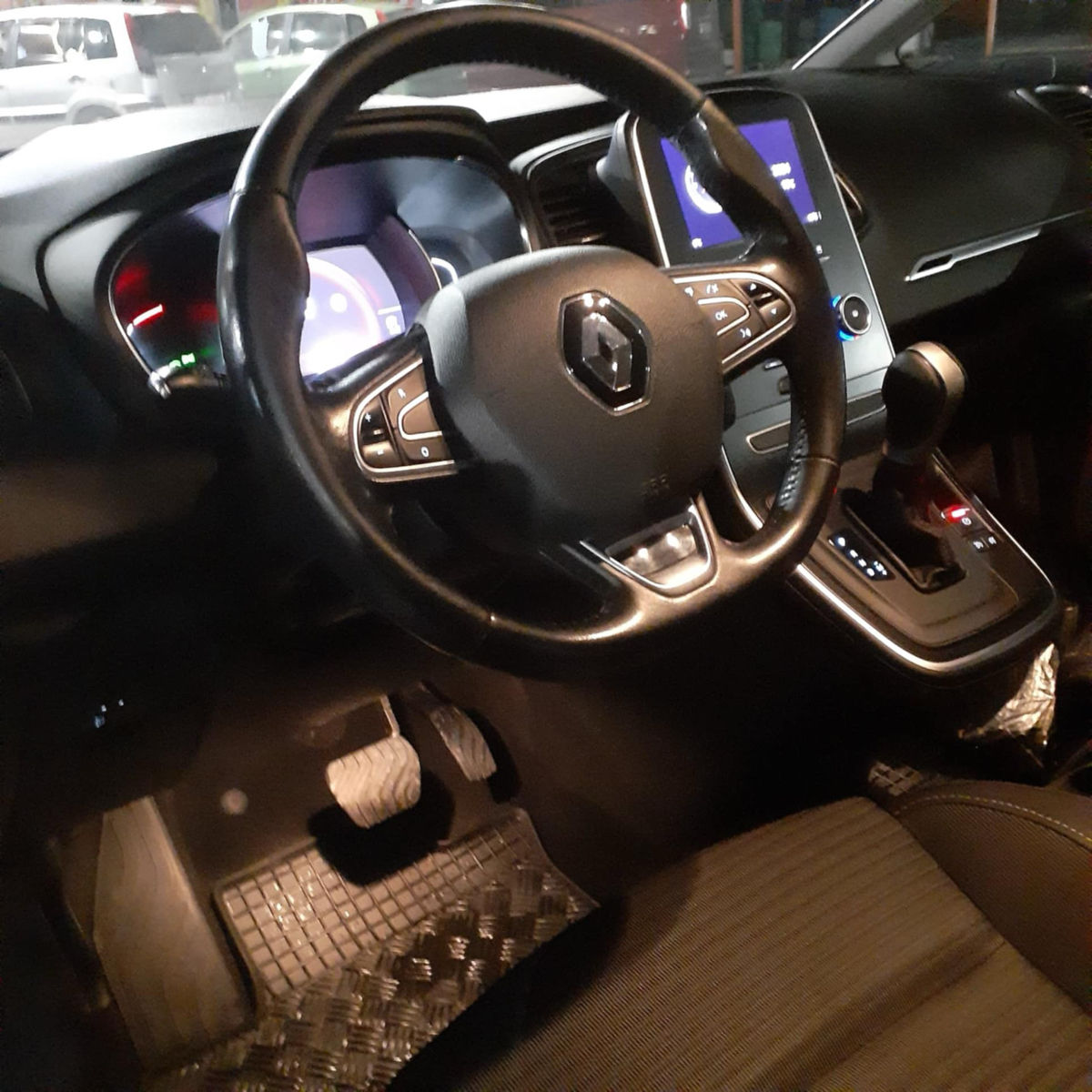 Renault Grand Scenic фото 5