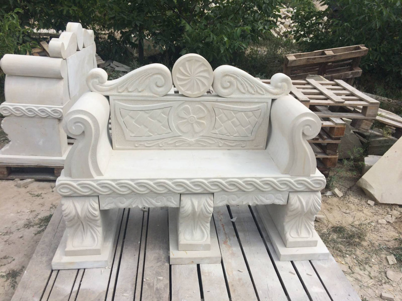 Sculpturi din piatră de Cosăuţi. фото 2