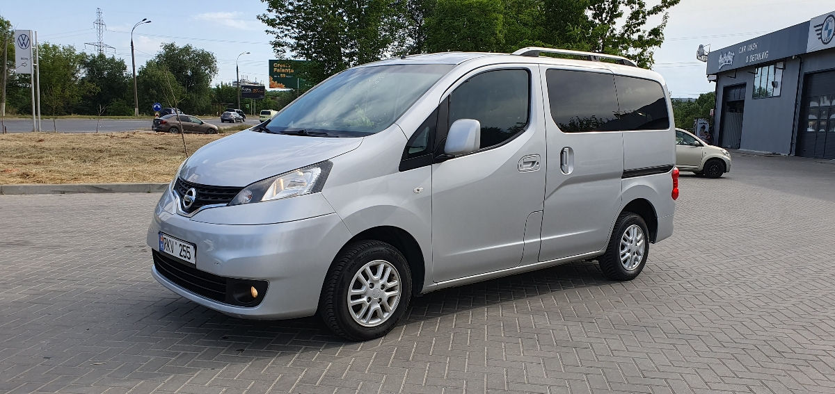 Nissan NV200 фото 1