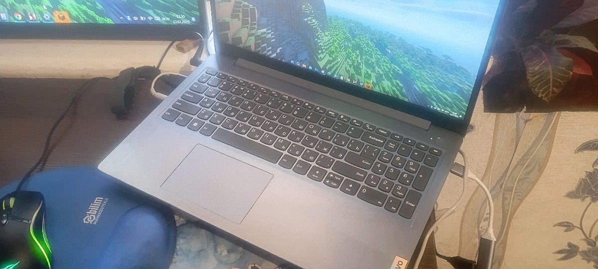 Laptop Lenovo / Intel Pentium Gold / 8GB RAM / SSD 256GB / Full HD фото 1