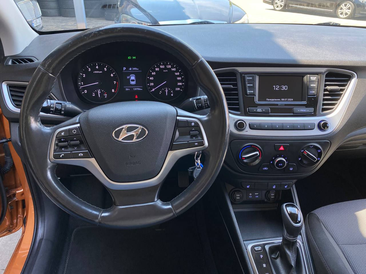 Hyundai Accent foto 10