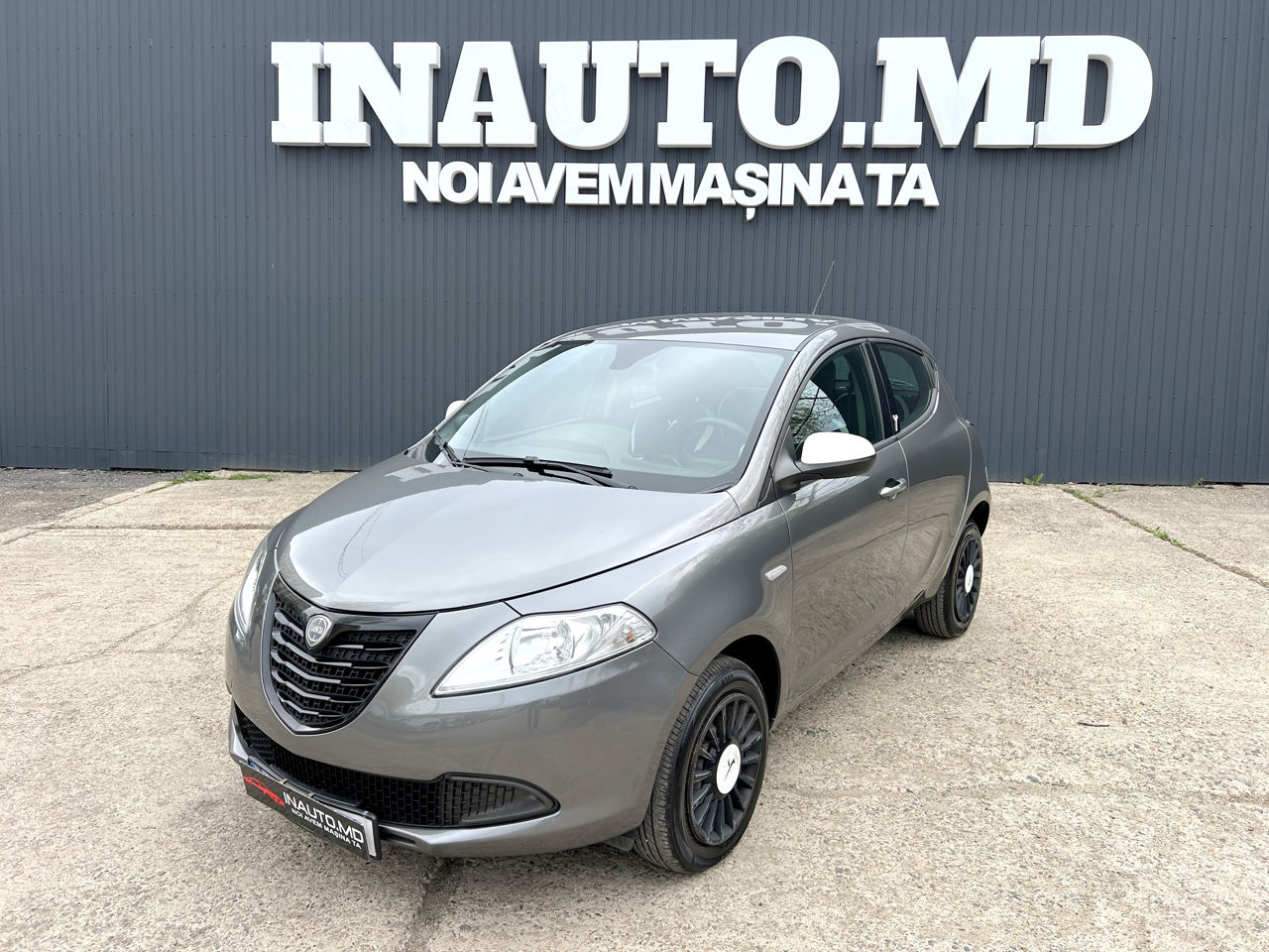 Lancia Ypsilon 2014 — 1