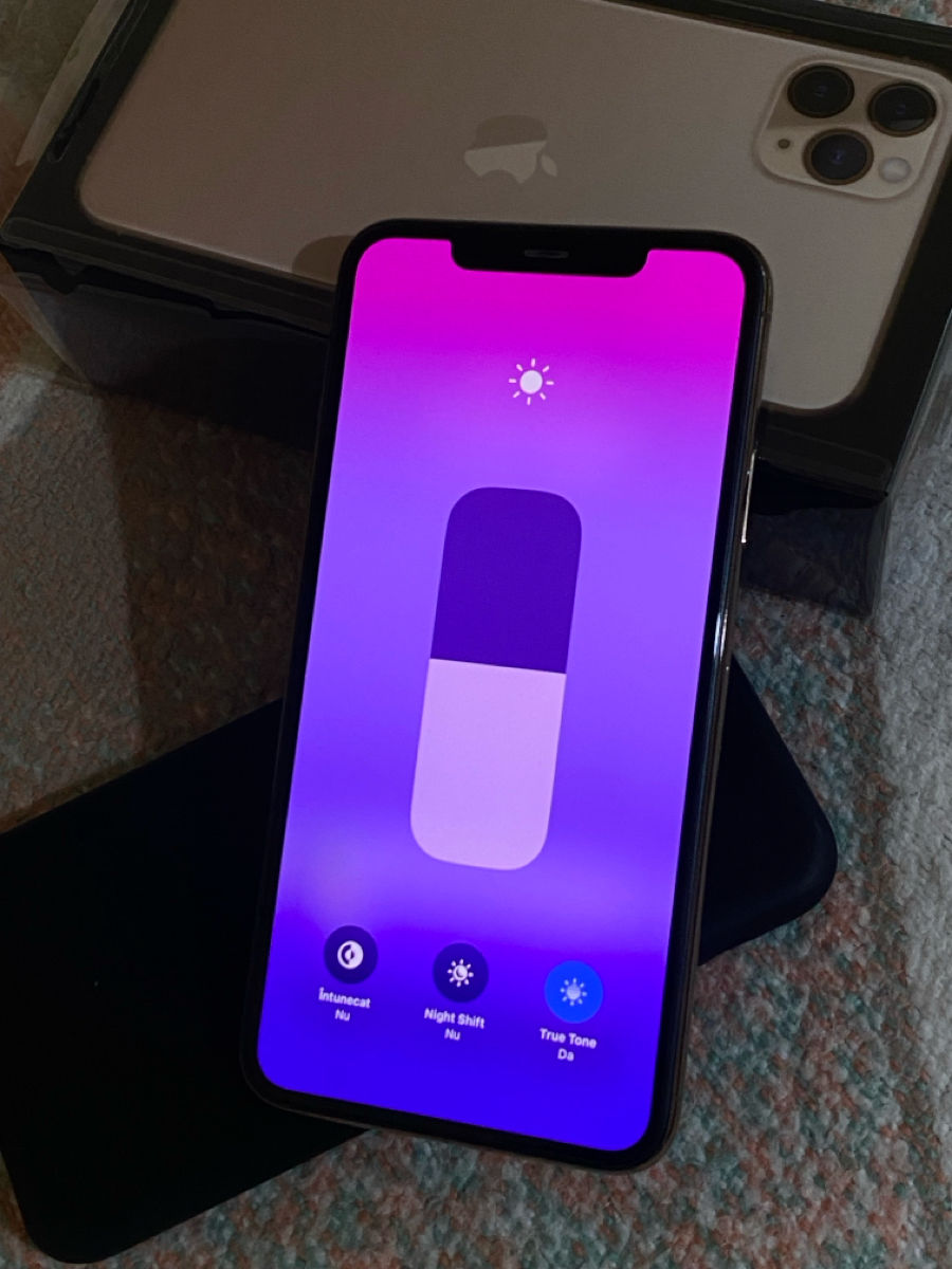 iPhone 11 Pro Max Gold