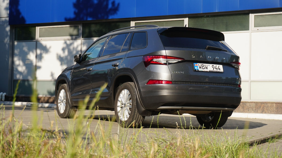 Experiență Premium în Inchiriere Auto la Best Auto Rent Chișinău RO-RU-ENG foto 5