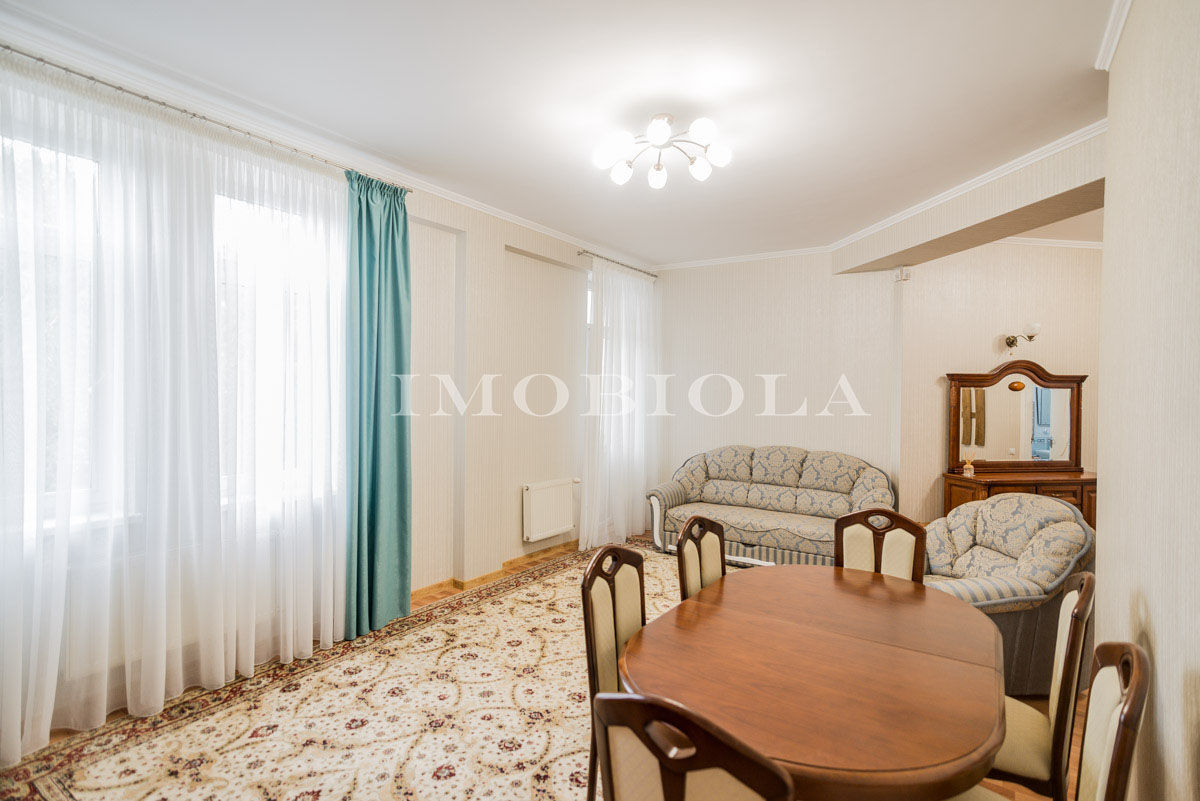 Apartament cu 3 camere, 115 m², Centru, Chișinău foto 0