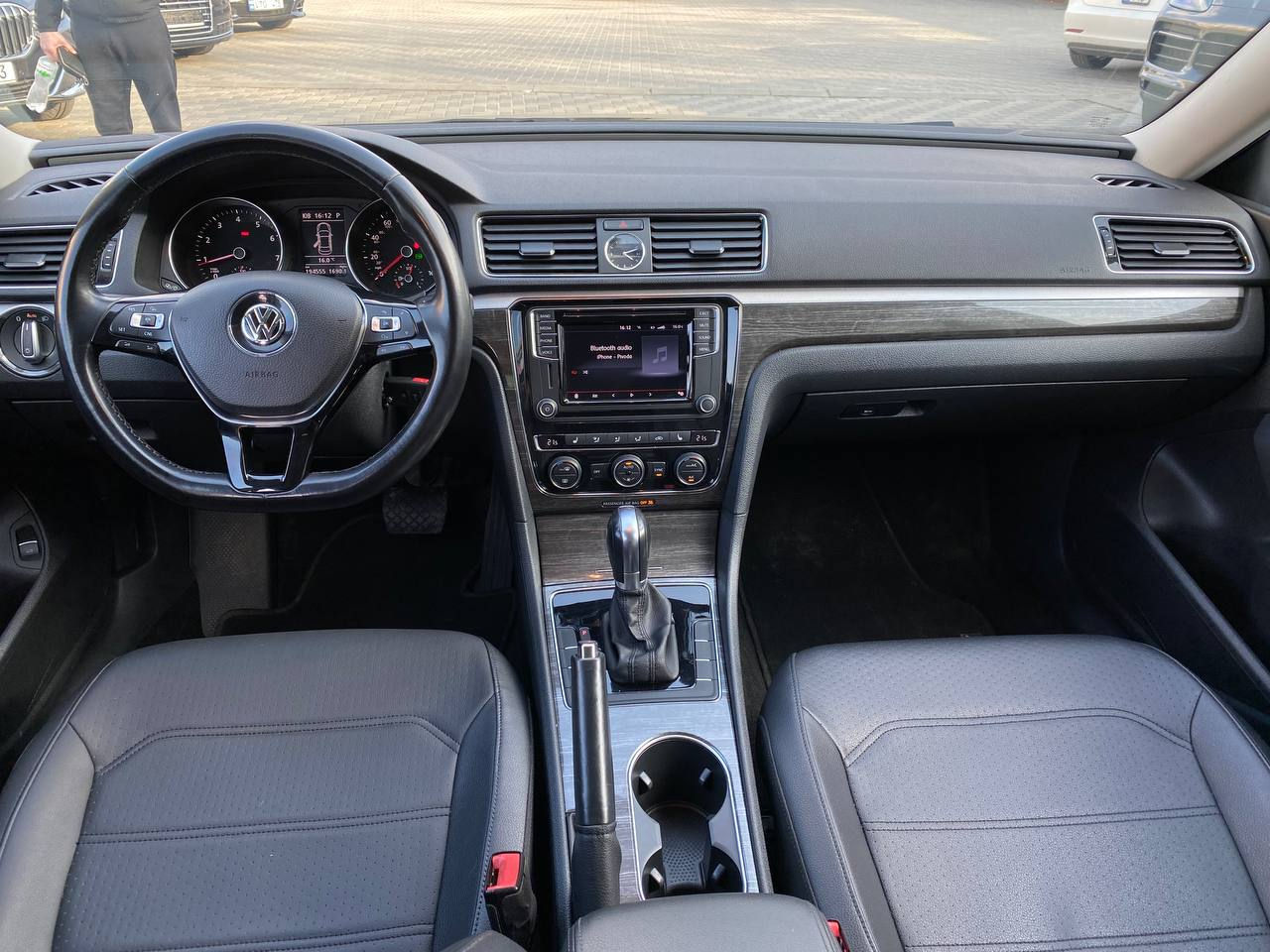 Volkswagen Passat foto 8