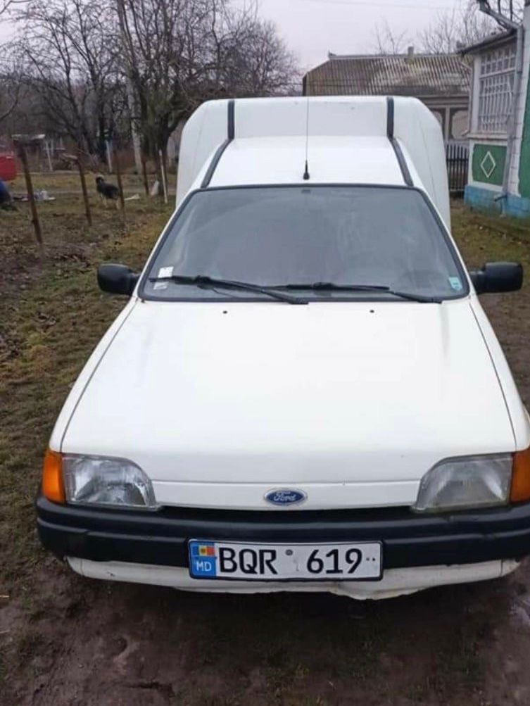 Ford Courier foto 1