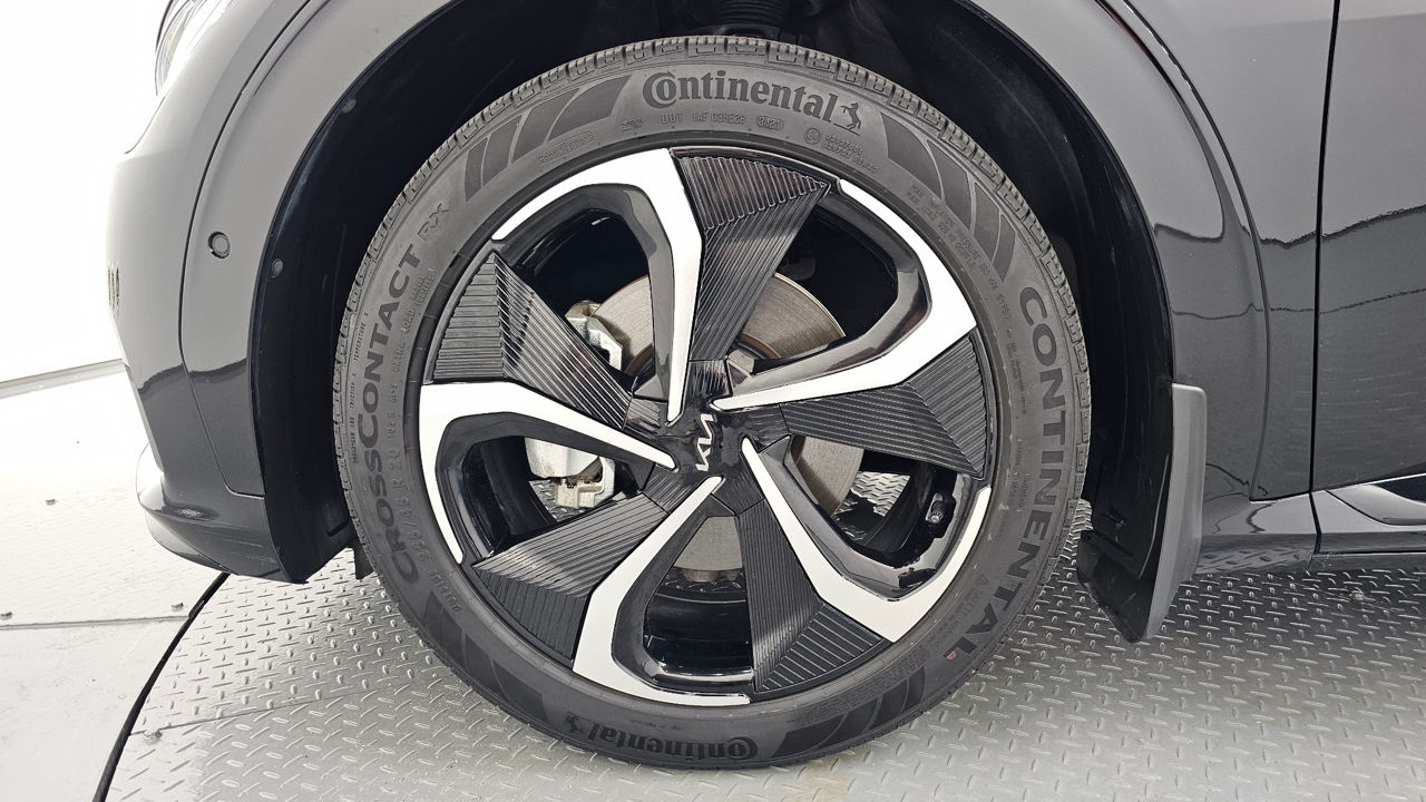 KIA EV6 фото 7