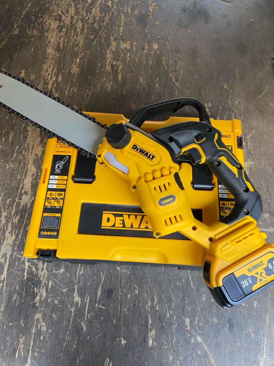 Аккумуляторная пила DeWalt foto 0