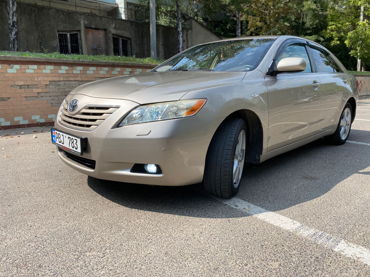 Toyota Camry foto 2