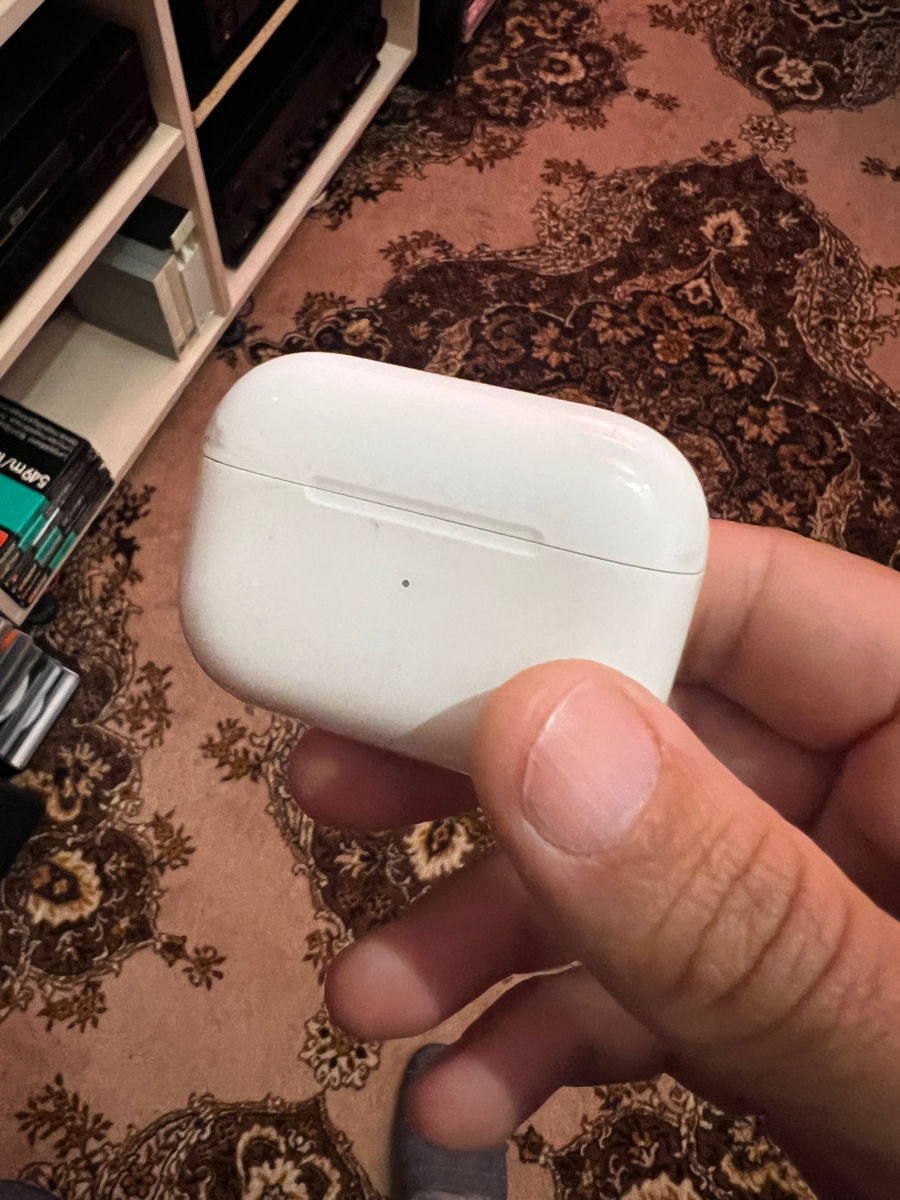 AirPods Pro, оригинал, хрипит немного звук фото 0