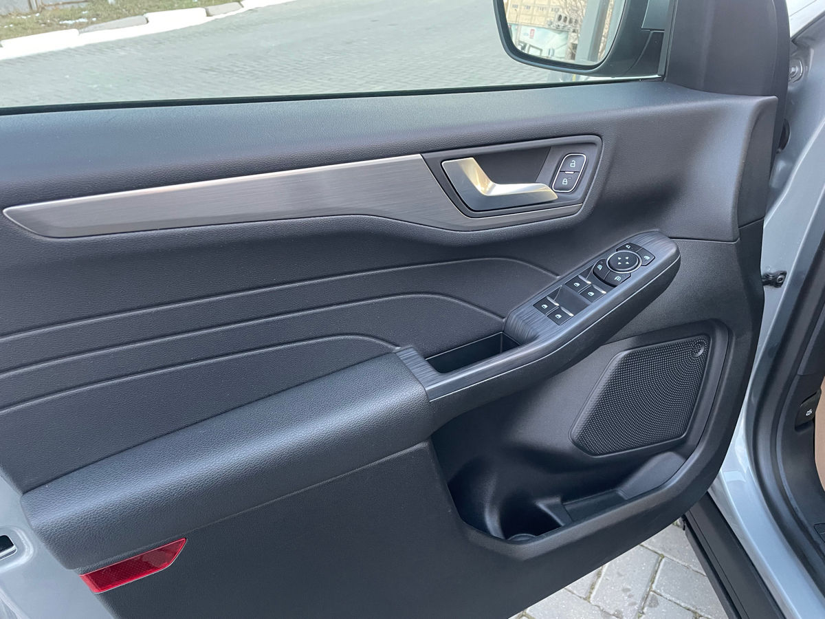 Ford Kuga фото 10