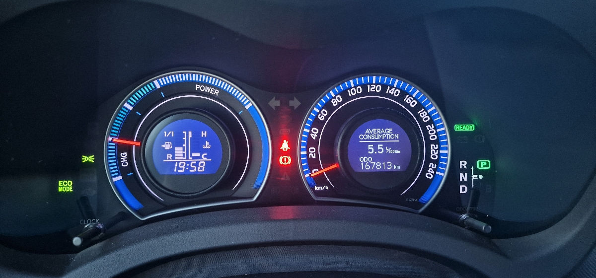 Toyota Auris фото 7