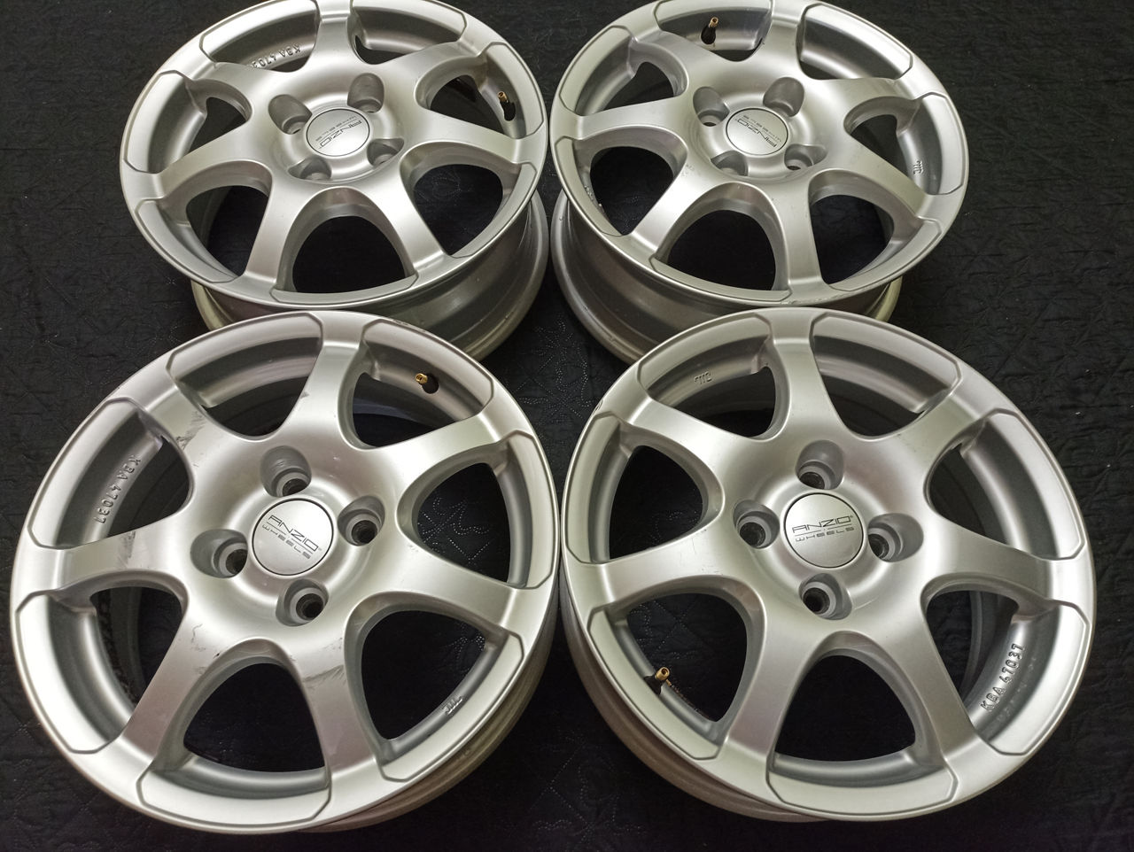 4x100 R15 6J ET42