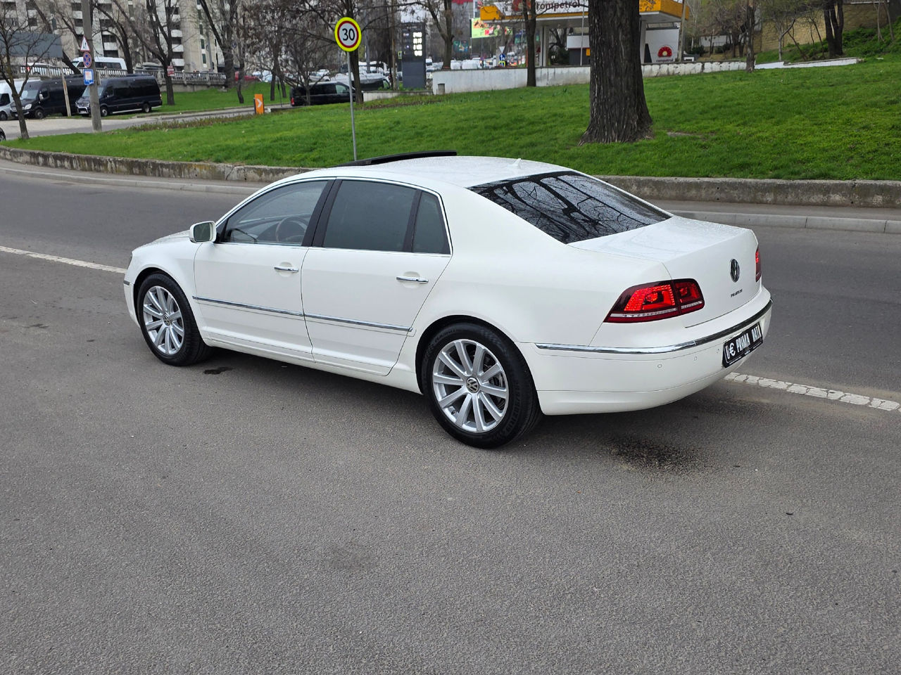 Volkswagen Phaeton фото 7
