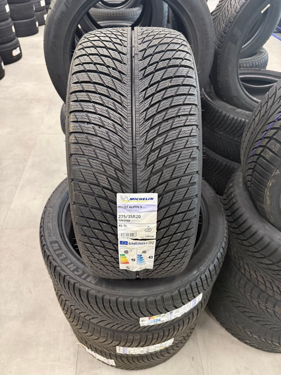 245/40R20 + 275/35R20 Micheli / Pirelli / Nokian. Зима. Доставка!