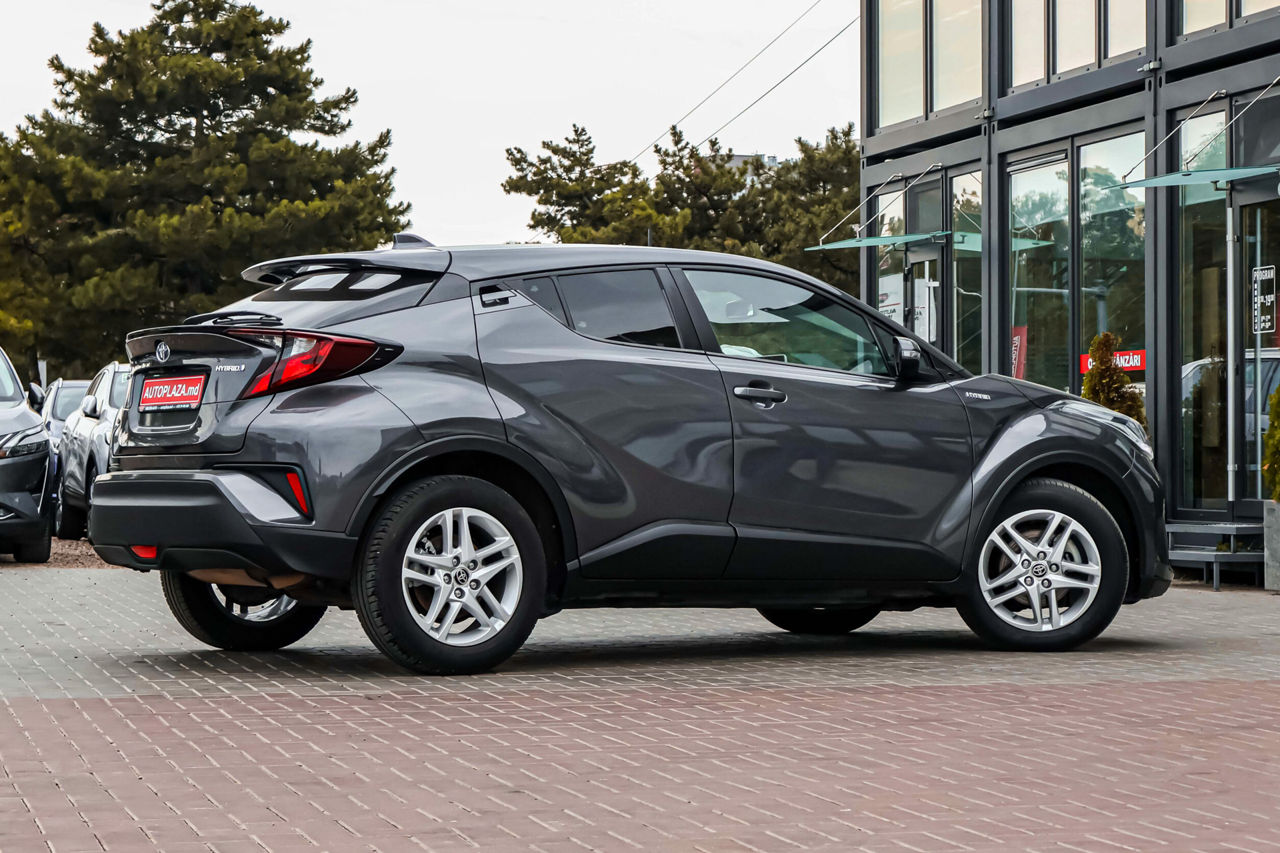 Toyota C-HR foto 1