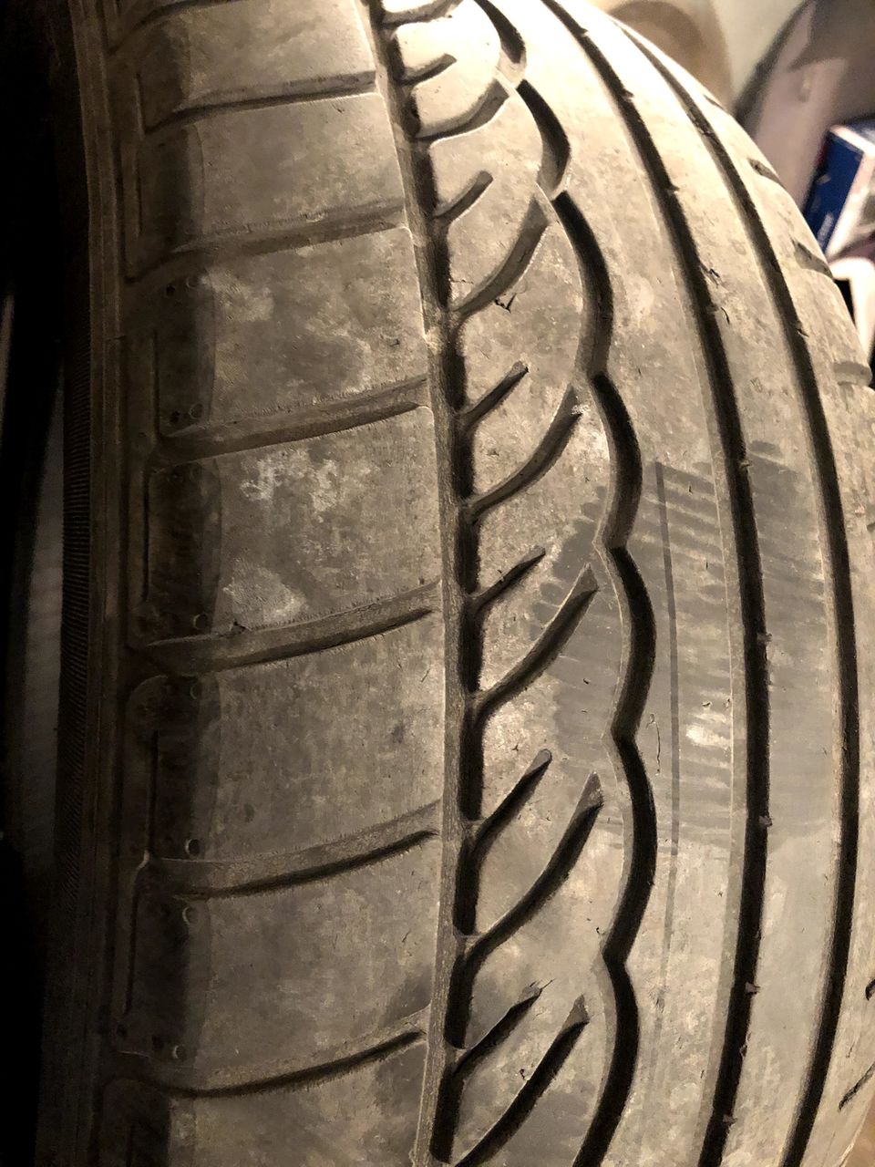 235 55 R17 Dunlop