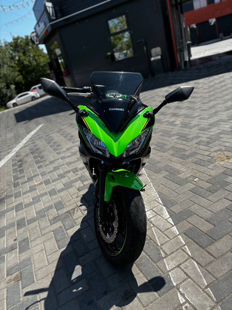 Kawasaki Ninja 650 foto 4