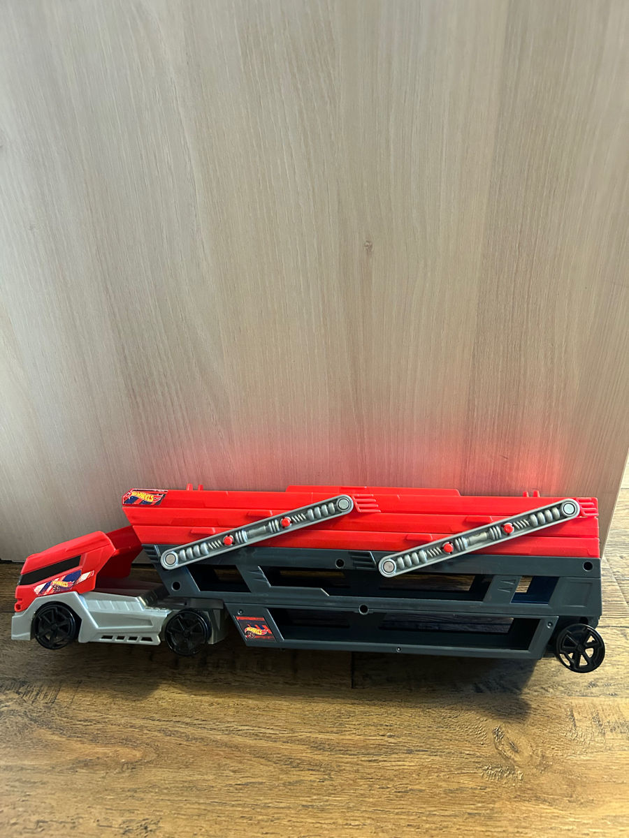 Hot wheels Mega Hauler Truck фото 0
