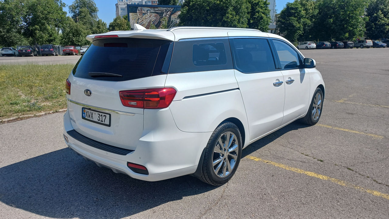 KIA Carnival foto 6