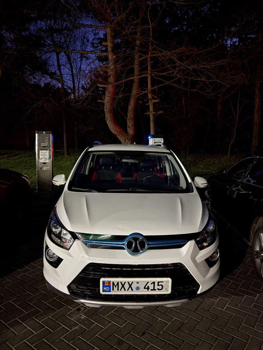 BAIC EX360 foto 0