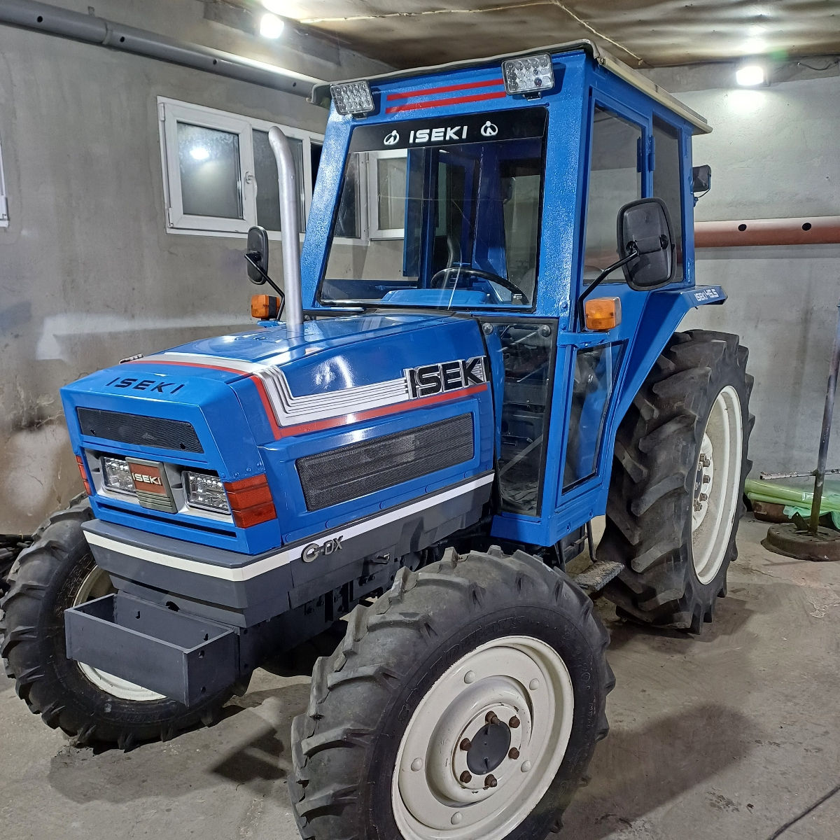 Se vinde tractor japoneziseki 45.5 cai .4x4