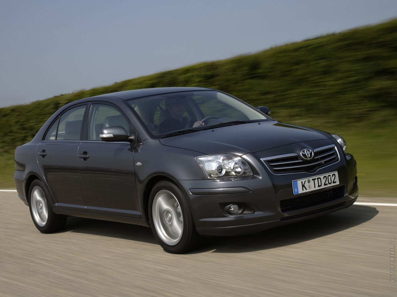 Toyota Avensis foto 1