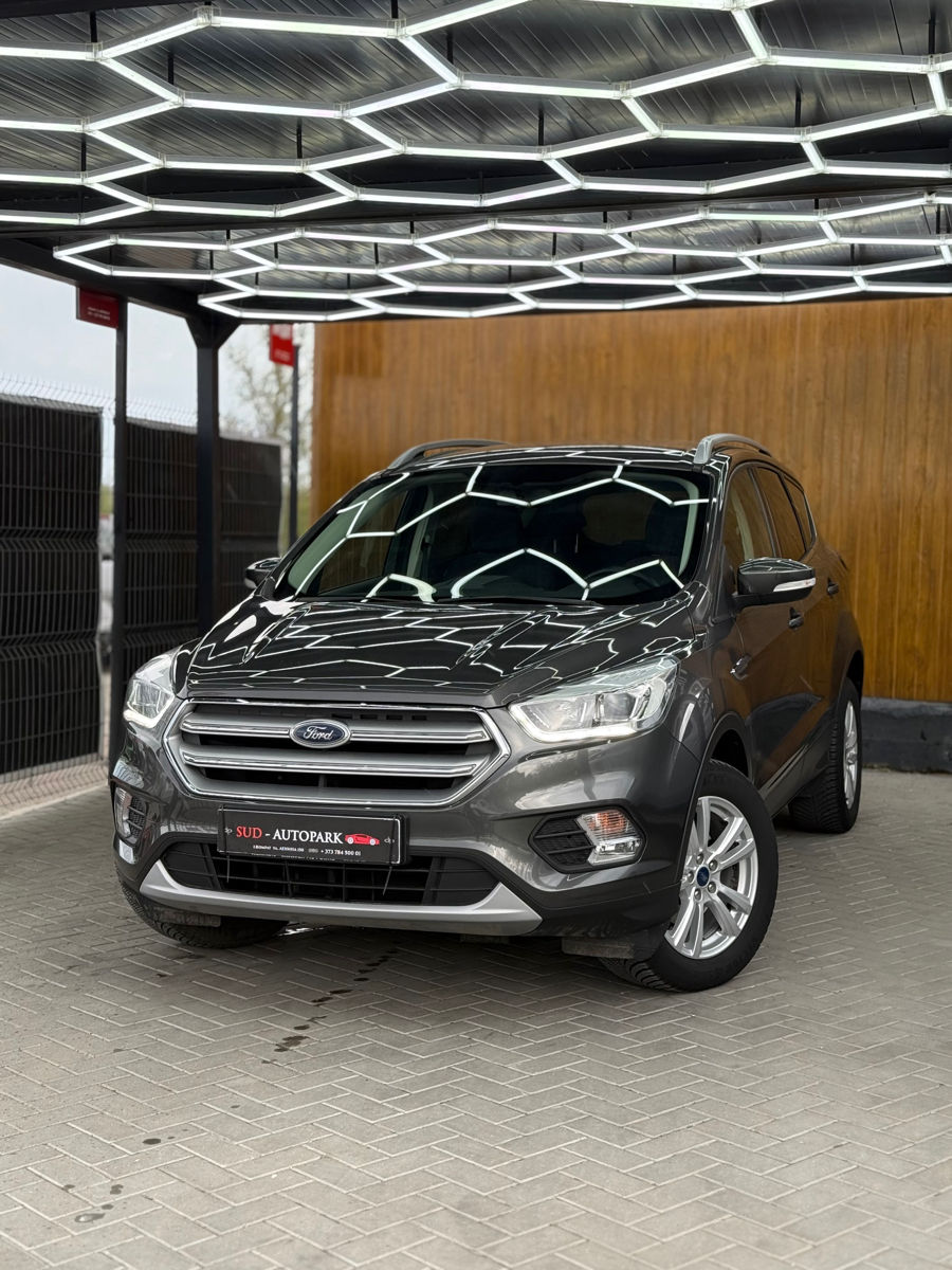 Ford Kuga фото 0