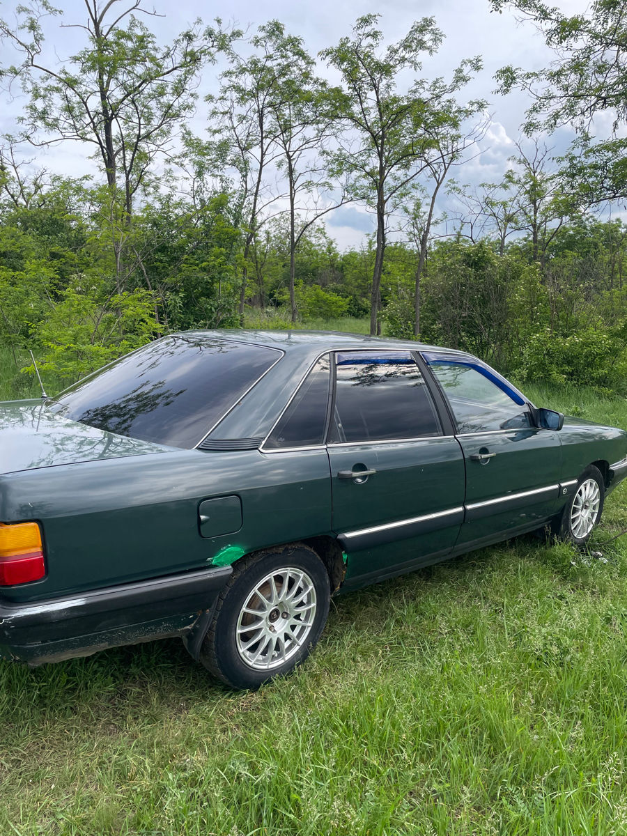 Audi 100 фото 3