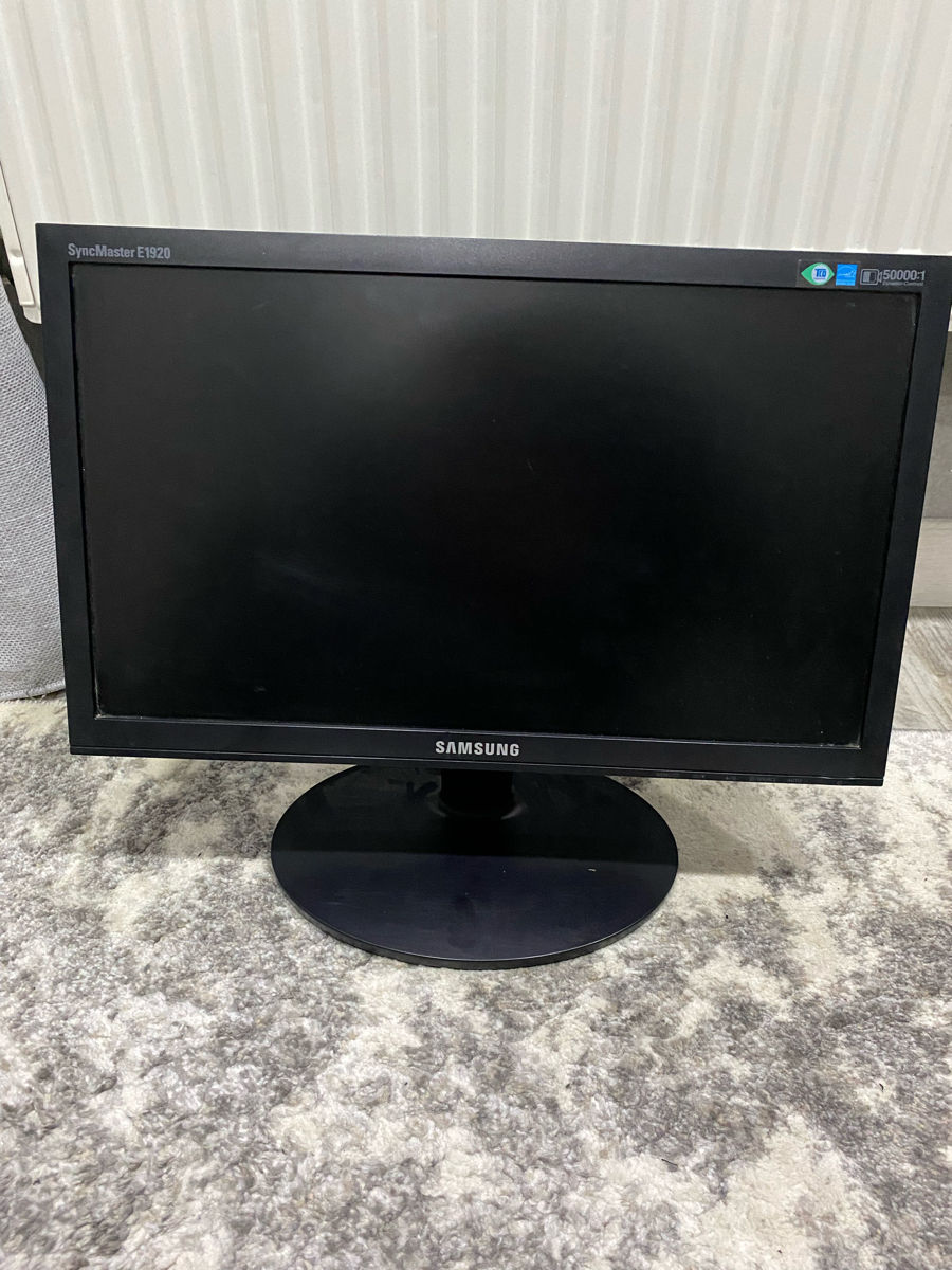 Vind monitor Samsung SyncMaster E1920