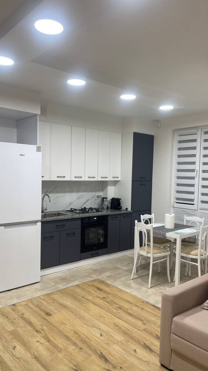 Apartament cu 2 camere, 56 m², Sculeni, Chișinău foto 4