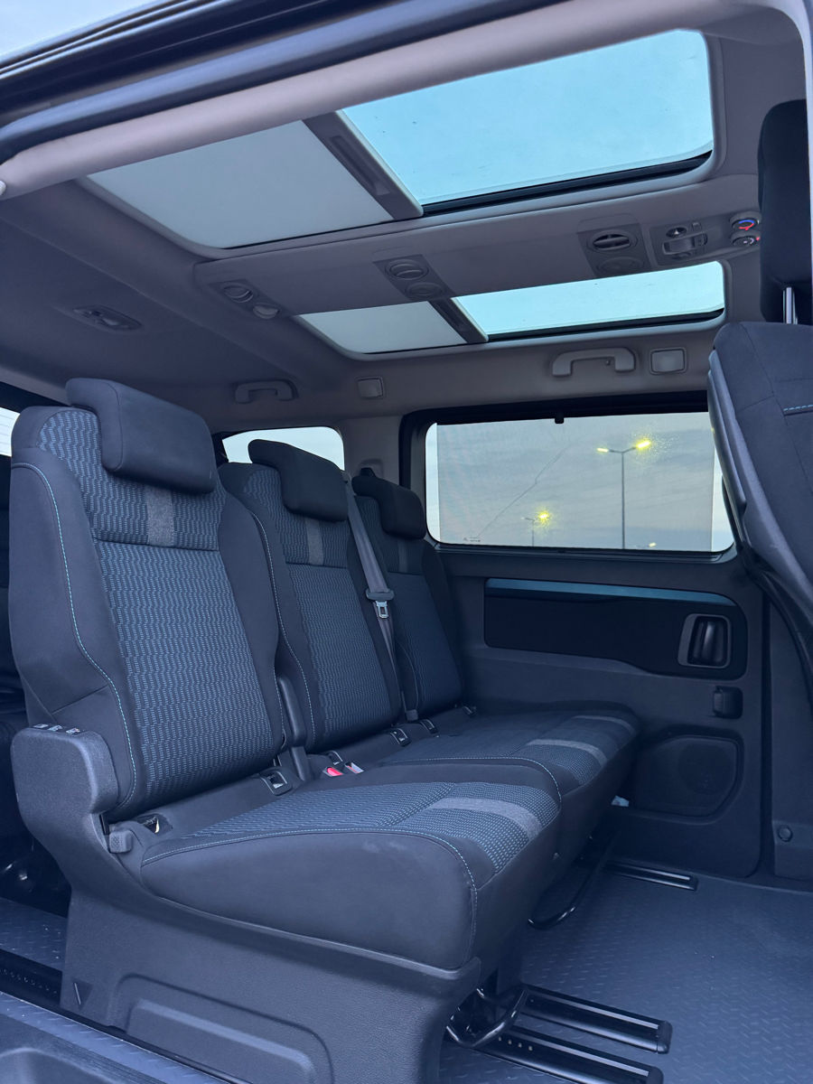 Peugeot Traveller foto 4