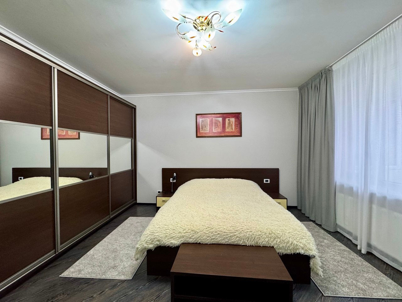 Apartament cu 2 camere, 85 m², Centru, Chișinău foto 1