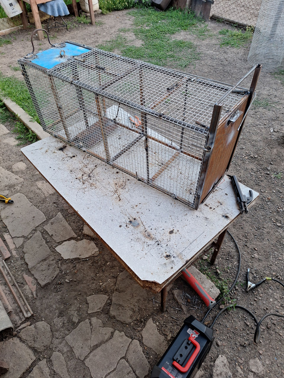 Fac la comandă capcane  pentru vulpi,cunițe,dihore foto 0