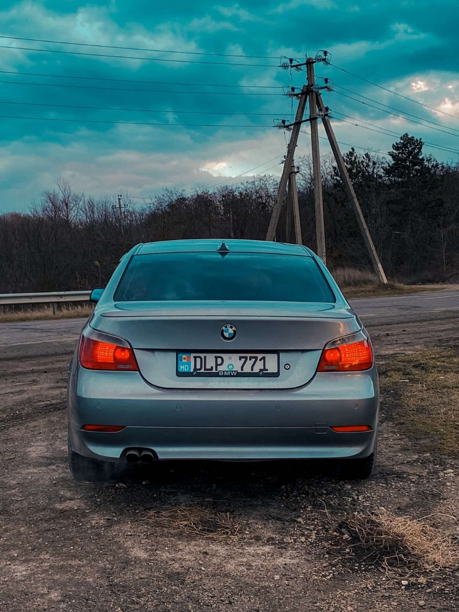 BMW 5 Series foto 4