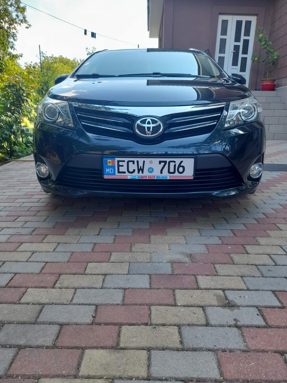 Toyota Avensis фото 5