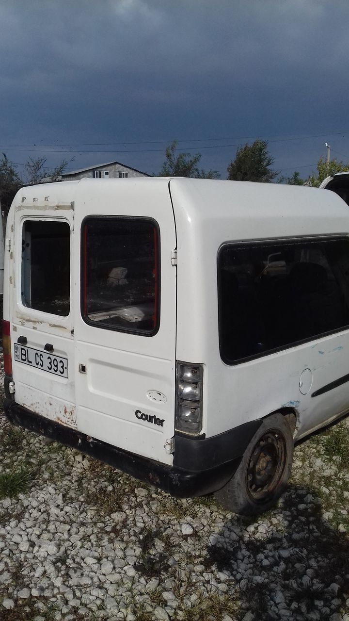 Ford Courier - Piese Balti foto 2