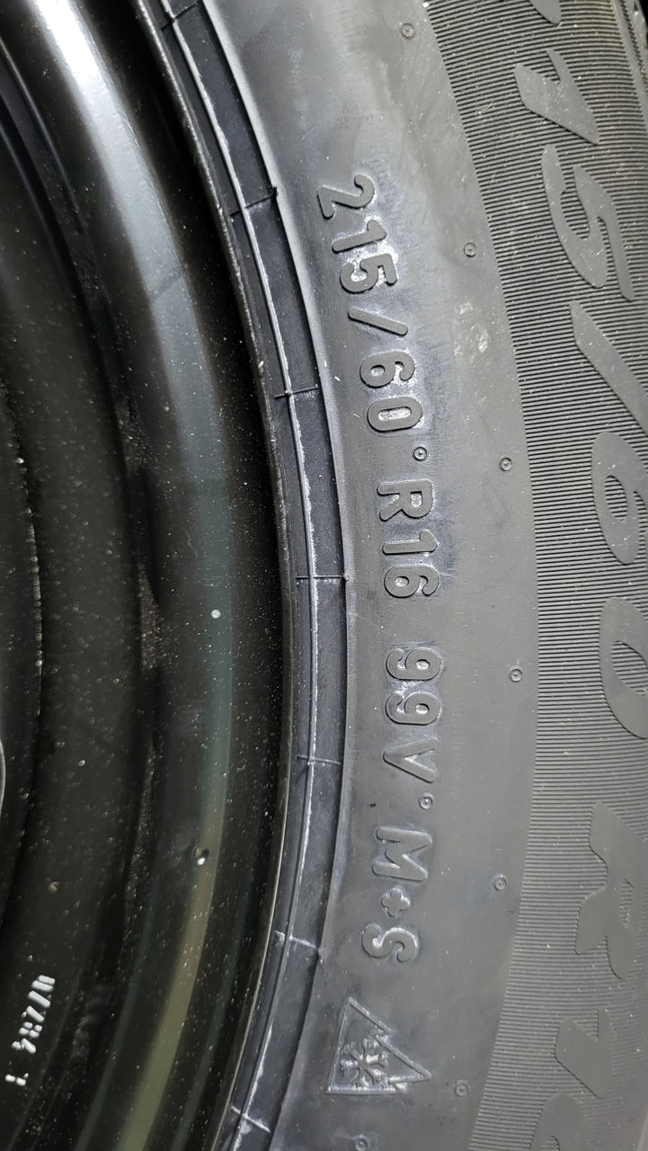 R16 215/60 Pirelli foto 1