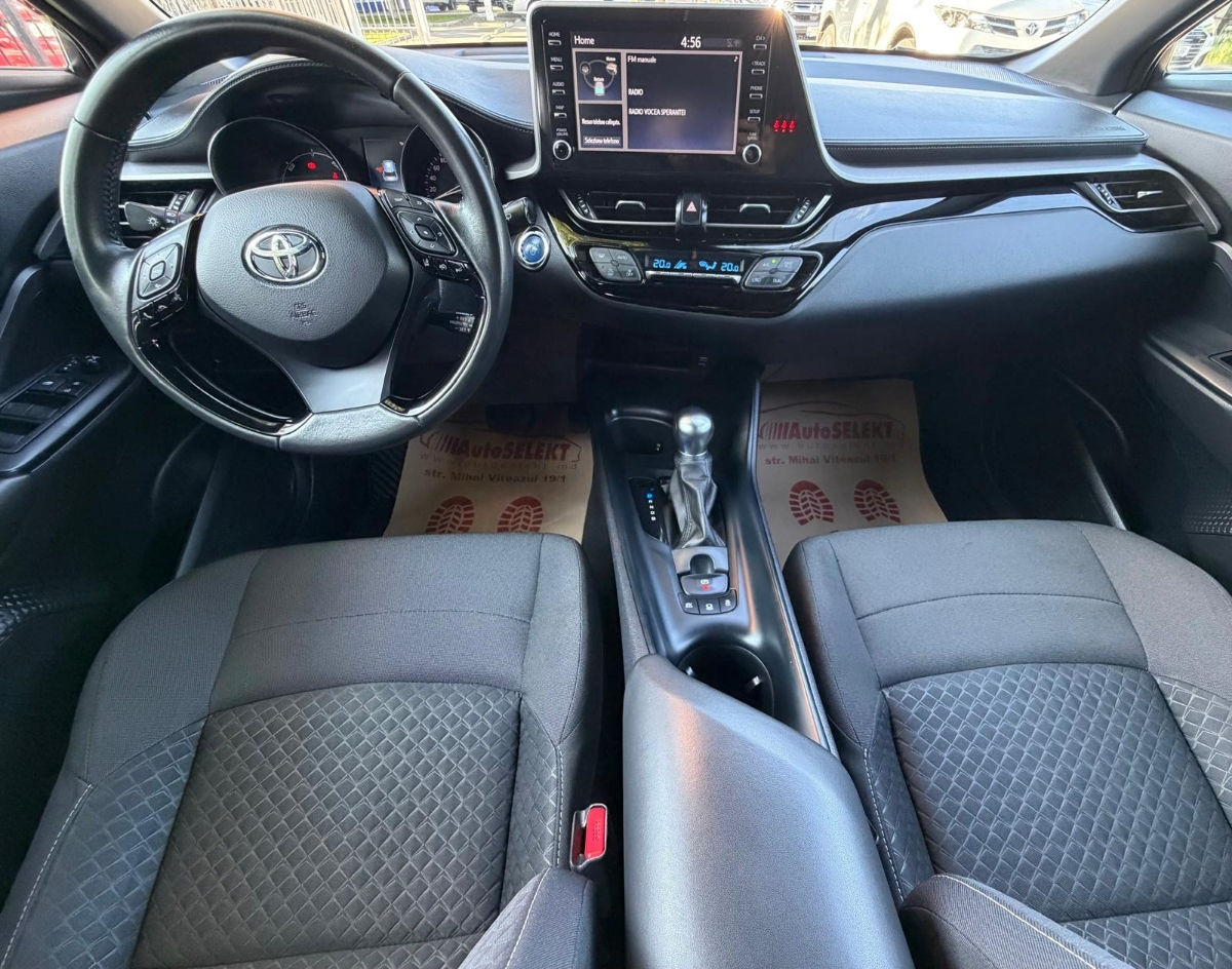 Toyota C-HR 2023 photo 10