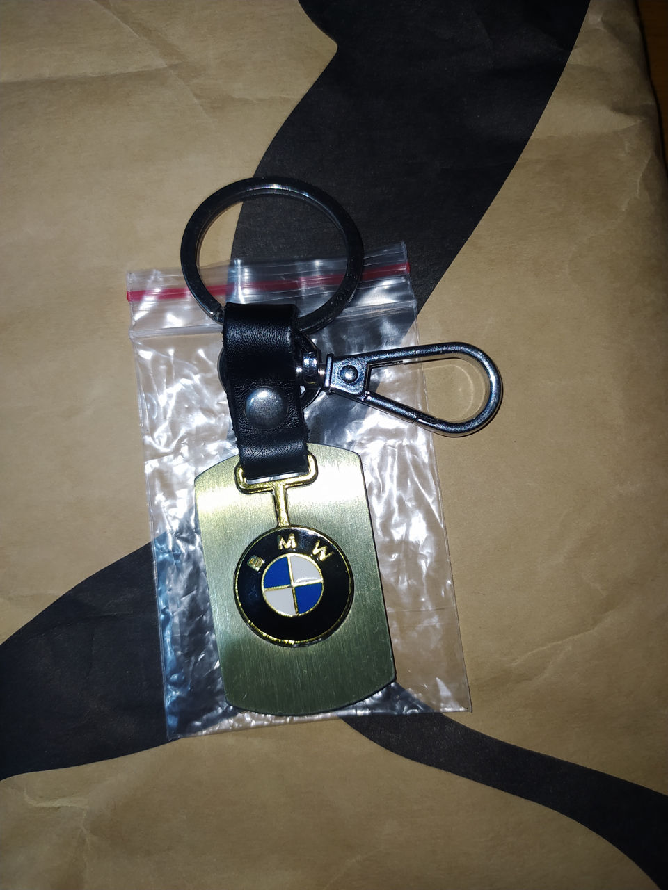 BMW брелок железный