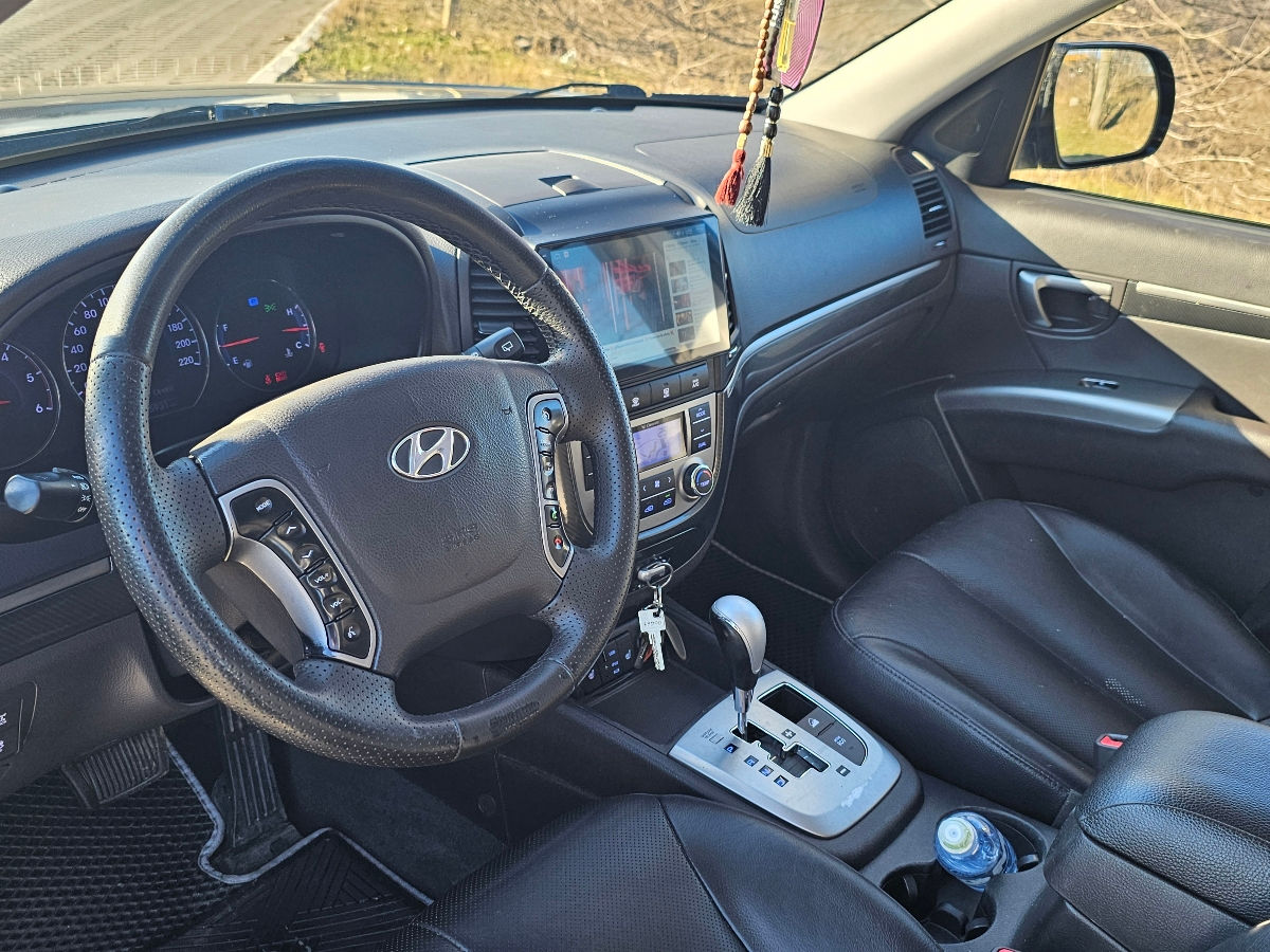 Hyundai Santa FE фото 1